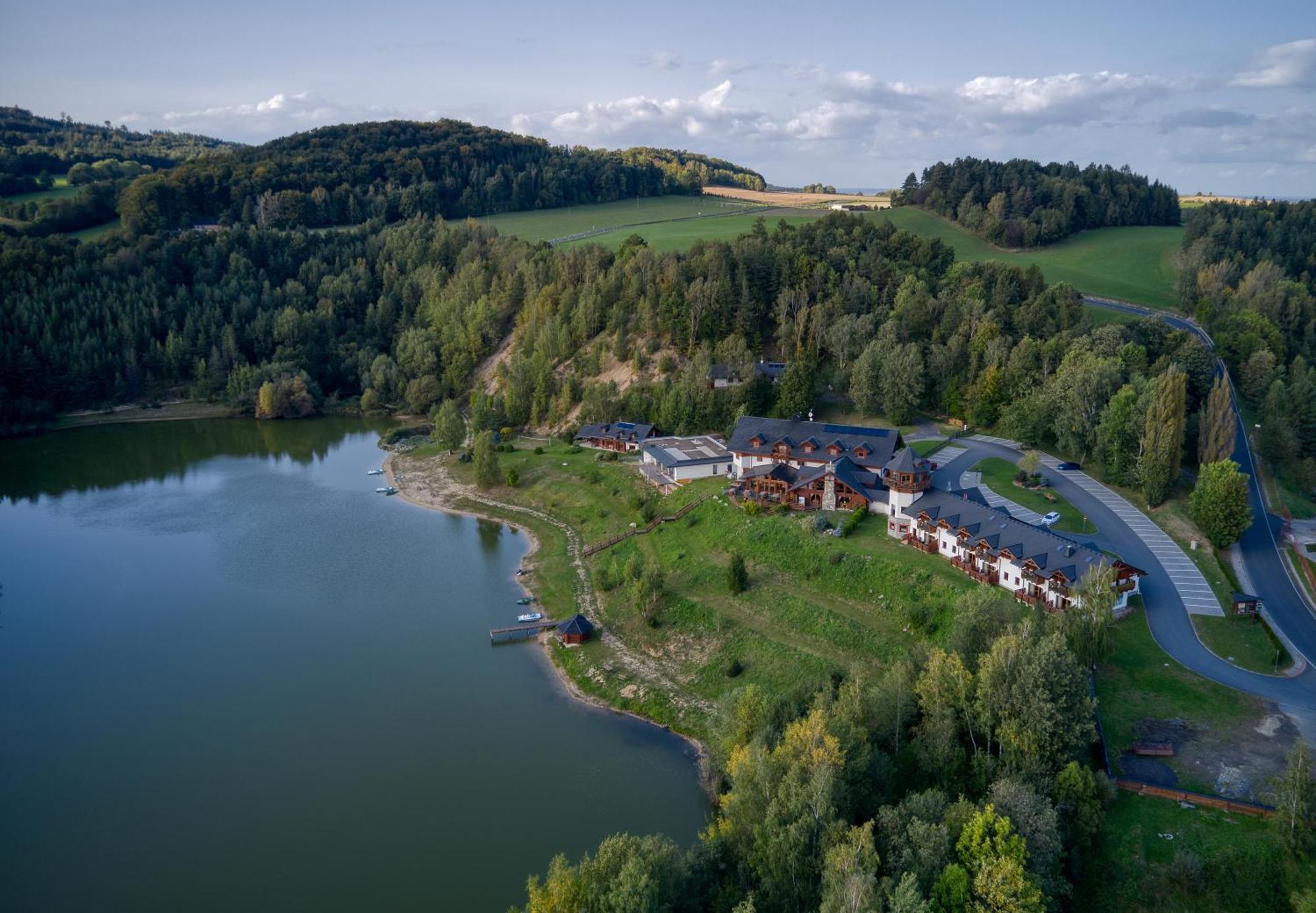 Rezidence U Jezera Hotell Jeseník Exteriör bild
