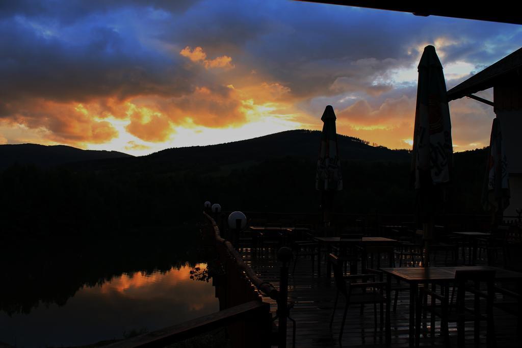 Rezidence U Jezera Hotell Jeseník Exteriör bild
