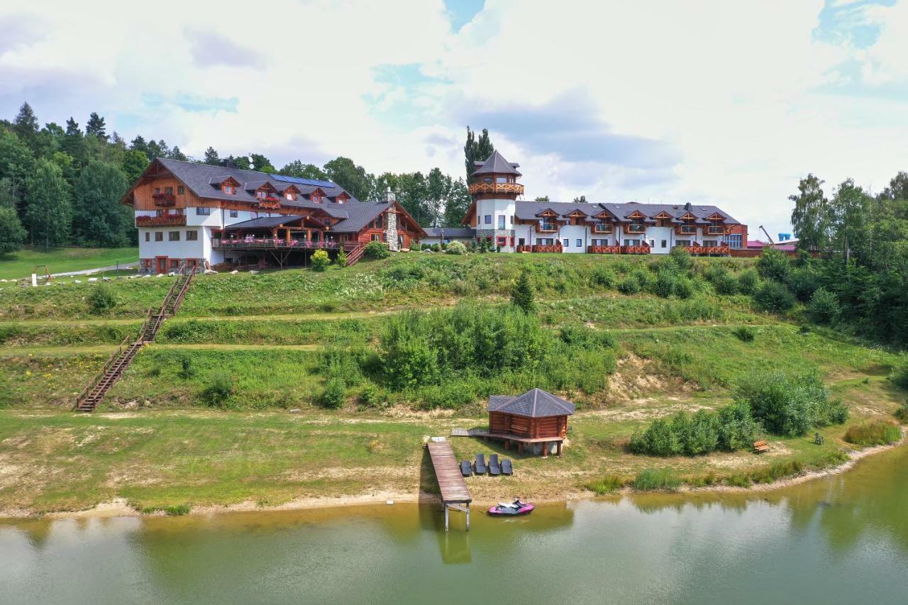 Rezidence U Jezera Hotell Jeseník Exteriör bild